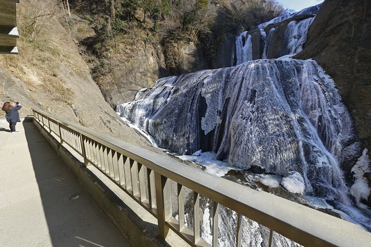 第１観瀑台からの袋田の滝の凍結VR写真