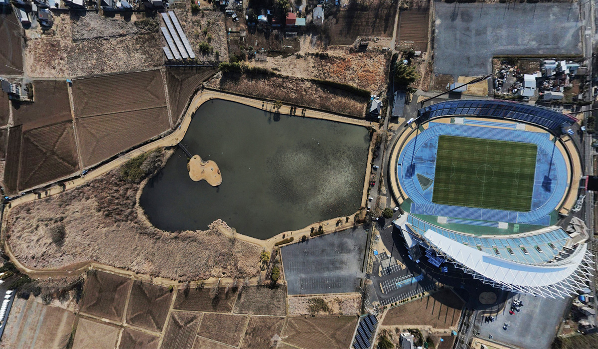 白鳥飛来地・小吹水源池公園の上空からの写真