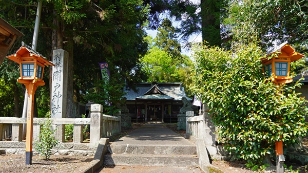 Photo of Lanterns and Gate Posts scenery in Daigo-machi and VR tour link