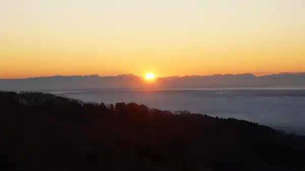 茨城県土浦市の朝日峠展望公園頂上の初日の出