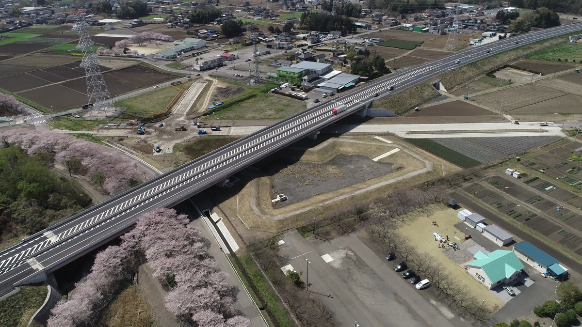 圏央道両側桜空撮動画のサムネイル