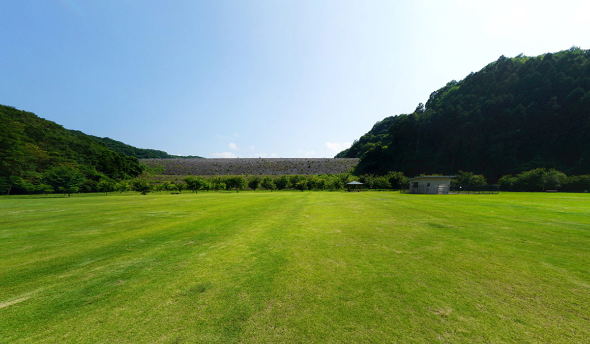 おすすめ観光スポットの御前山ダム公園