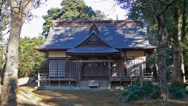 楠木神社の拝殿の景観写真