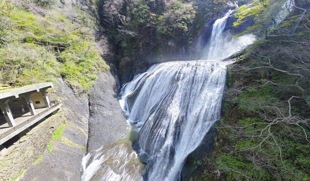 茨城県の温泉・滝観光名所の袋田温泉・袋田の滝