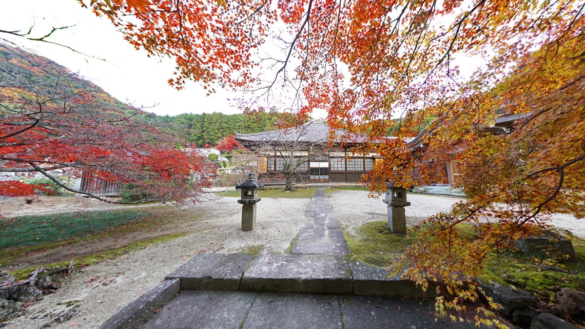 性山寺参道・境内の紅葉景観写真とVRツアーリンク