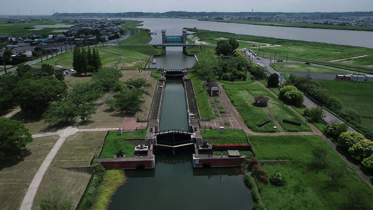 横利根閘門ふれあい公園空撮動画のサムネイル