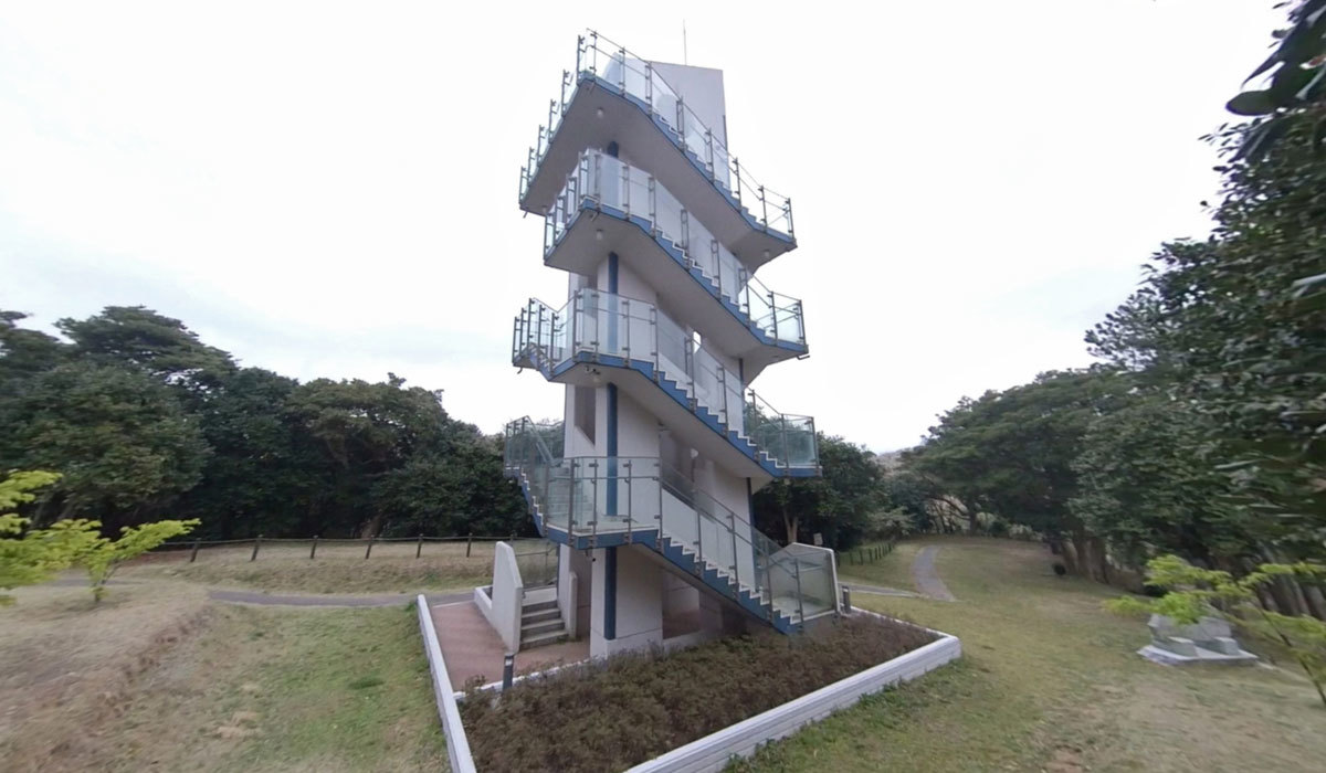 北茨城市おすすめ観光スポットの五浦岬公園の展望慰霊塔