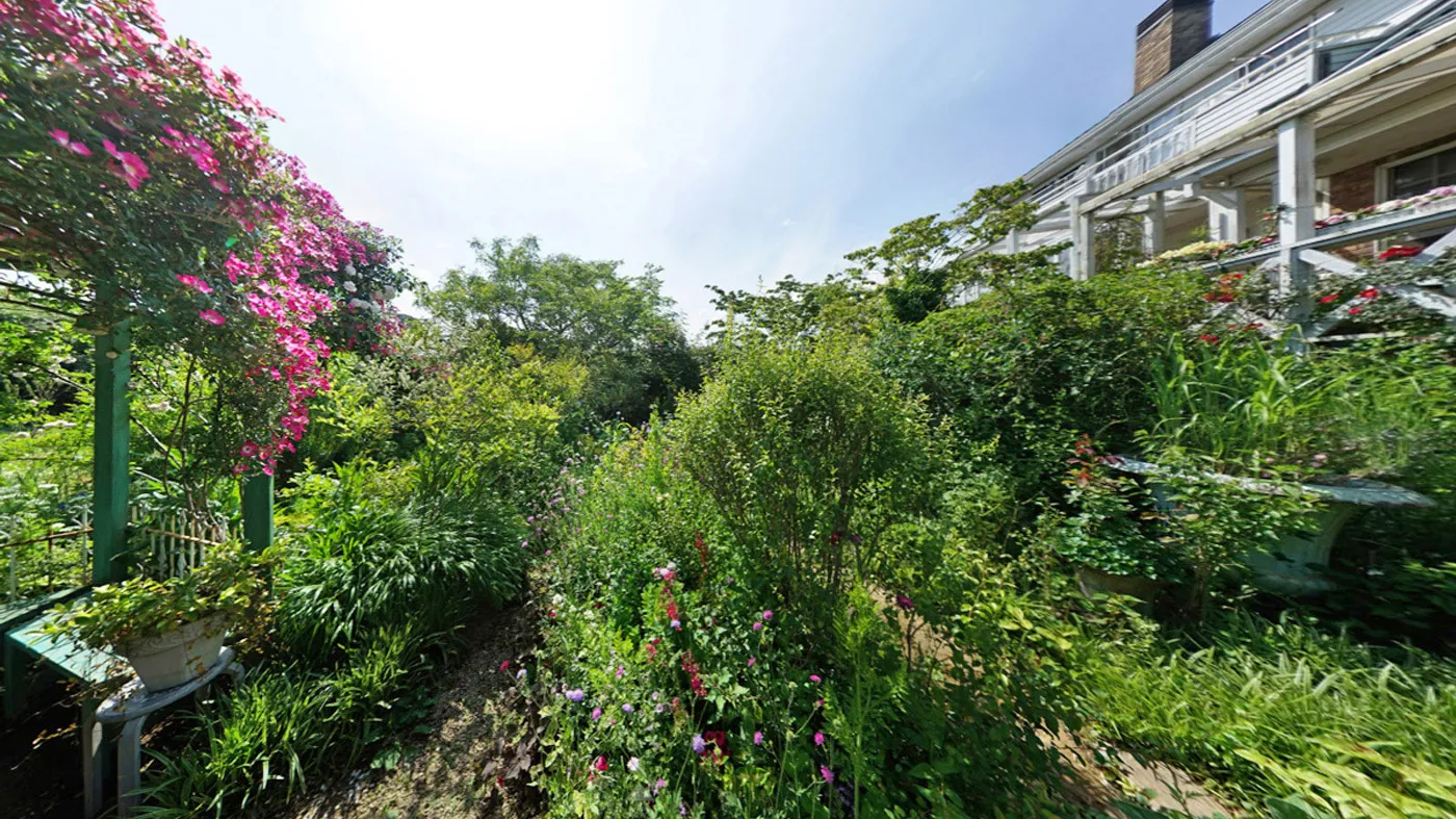 茨城県かすみがうら市のBumblebee Gardensのバラの観光VRツアー