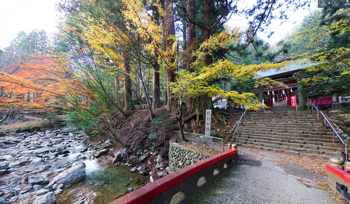 花園神社の紅葉