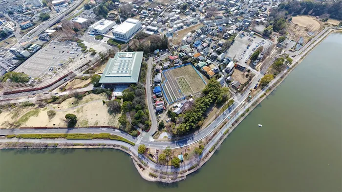 水戸市のおすすめ観光スポットの茨城県近代美術館の空撮写真