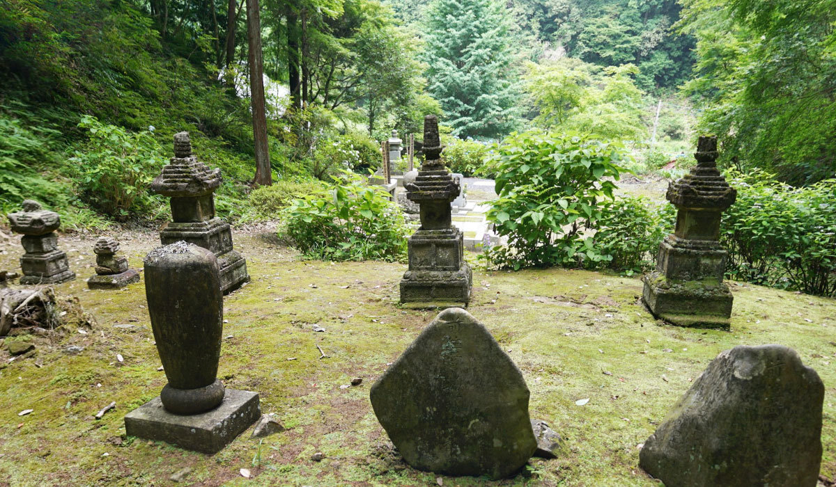 城里町おすすめ観光スポットの清音寺の佐竹氏墓所