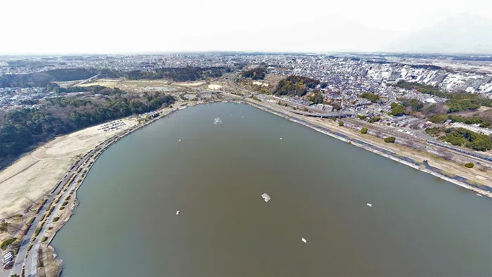 水戸市のおすすめ観光スポットの千波湖の空撮写真