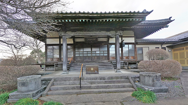 下妻市の普門寺の山門の景観写真
