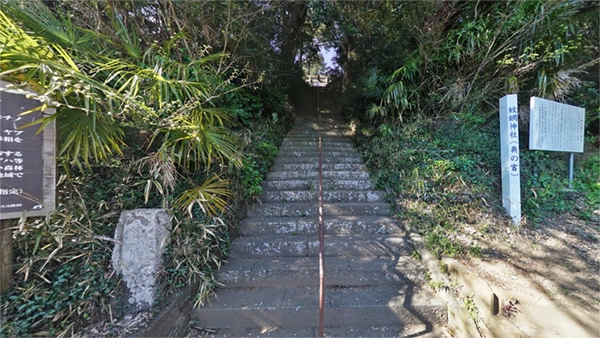 蛟蝄神社奥の宮の入口・門柱の景観写真とVRツアーのリンク