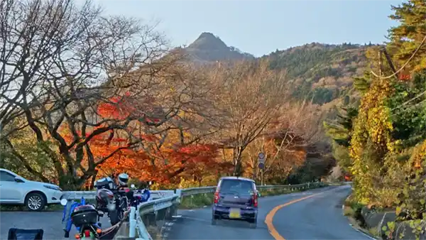 筑波スカイライン駐車場付近の紅葉景観