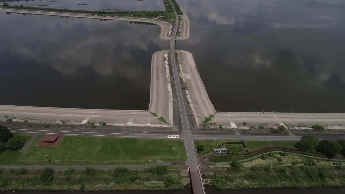 渡良瀬遊水池 谷中湖空撮動画のサムネイル