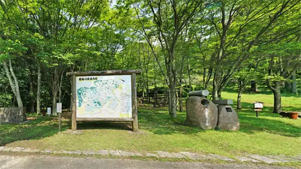 Link to landscape photos and VR tour of Oku-Kuji Ikoi-no-Mori in Daigo Town