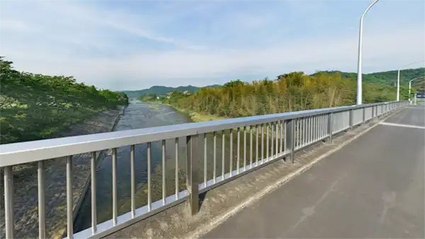 Scenic photos of Nakanouchi Bridge in Daigo Town and a link to the VR tour